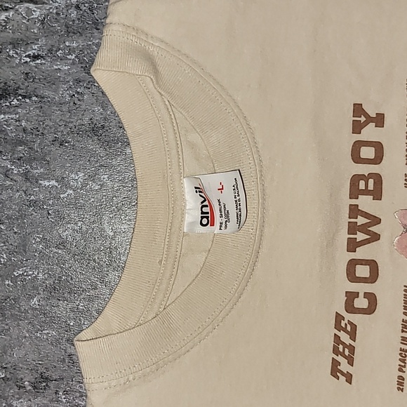 Vintage. USA Fabric. Anvil. COWBOY art by Gary Patterson. Men's size Large. - Picture 9 of 16